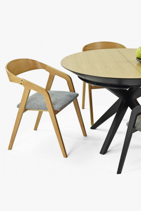 Zaoblená dubová židle s šedým čalouněním , Jídelní židle- 1 2