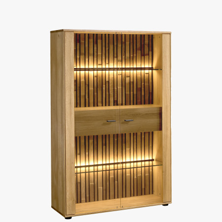 Nižší vitrina z prosklenými dveřmi do obýváku ze dřeva dub