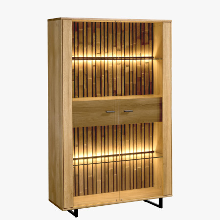 Nižší vitrina z prosklenými dveřmi do obýváku ze dřeva dub + nohy