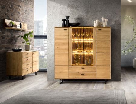 Dřevěná komoda dub s šuplíky a dvířky