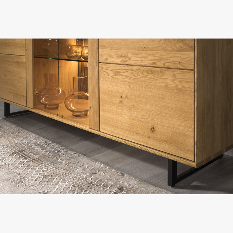 Dubový konferenční stolek na nožičkách