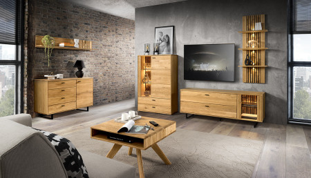 Vysoká komoda dřevěná se sklem