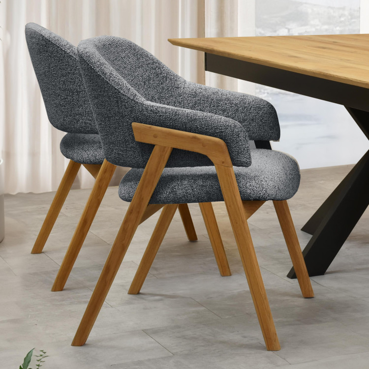 Dubova židle v tmavé barvě