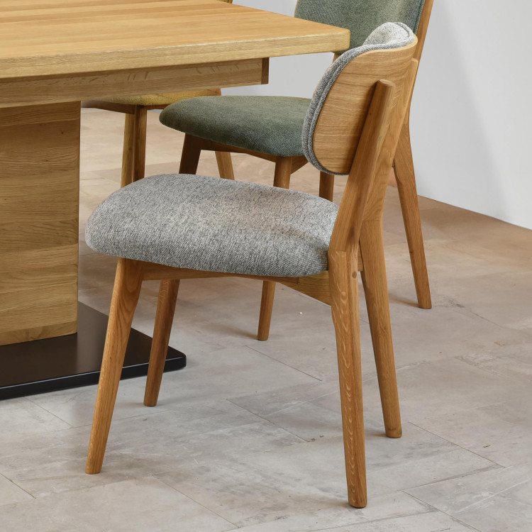 Dubová čaluněná židle - barva šedá