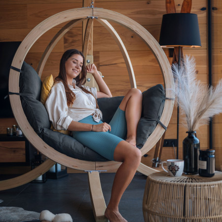 Houpací křeslo s konstrukcí, grafit