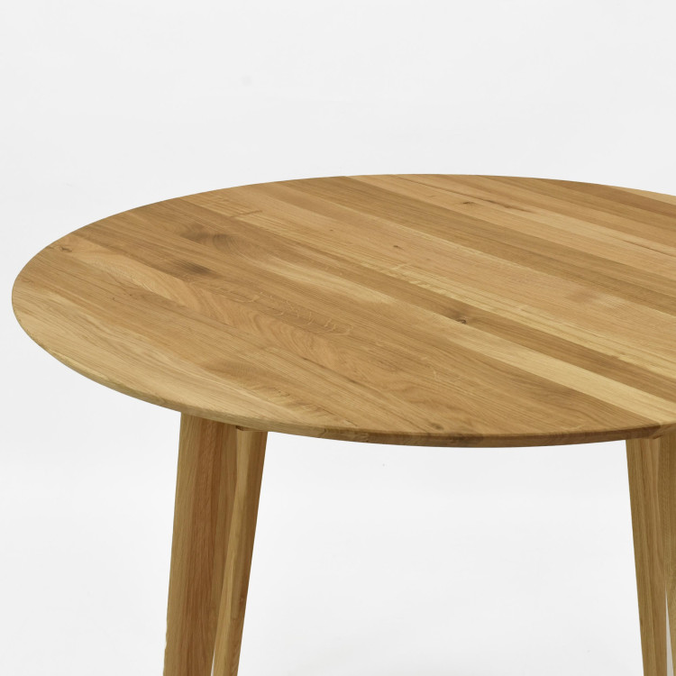 Dřevěný okruhlý stůl o průměru 100 cm