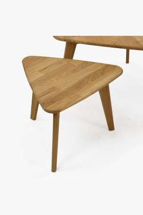 Sada dvou dřevěných stolků 2