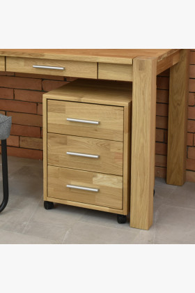 Dřevěná zasuvková komoda na kolečkách 2