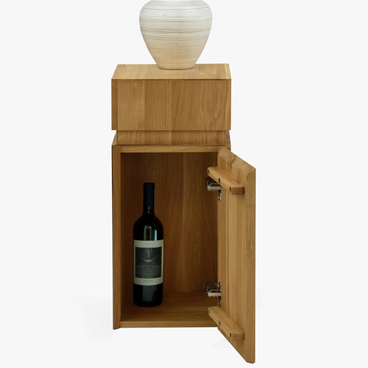 Příruční stolek z dvířky dřevěný