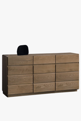 Massive Eichenkommode Typ 49 in gebrannter Eiche, Massivholz, elegant