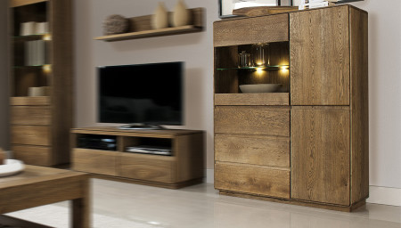 Dubová vitrina, Helsinki 45 DP