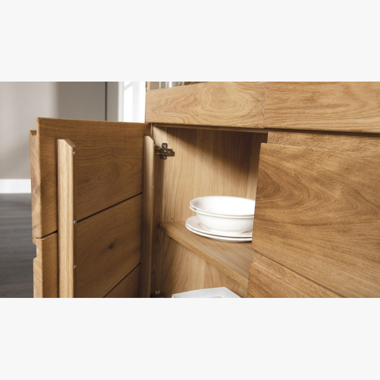 Dubová vitrina, Helsinki 45 DP