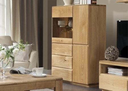 Dubová vitrina, Helsinki 45 DP