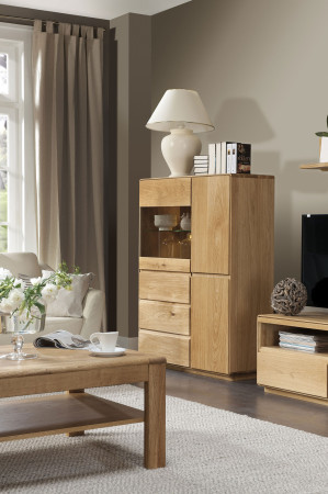 Dubová vitrina, Helsinki 45 DP