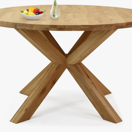 Dubový kulatý stůl o průměru 130 cm
