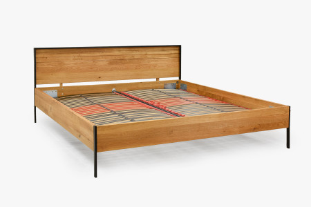 Dubová manželská postel , kovové nohy 180 x 200