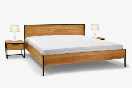Dubová manželská postel , kovové nohy 180 x 200