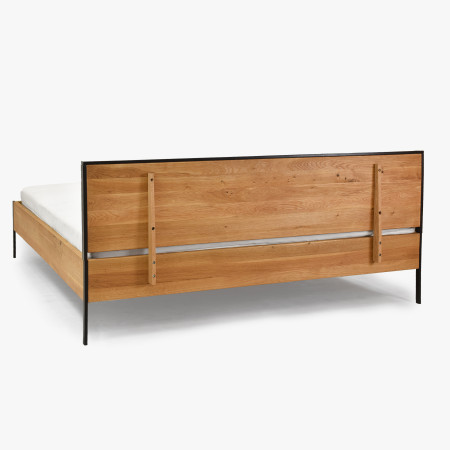 Dubová manželská postel , kovové nohy 180 x 200