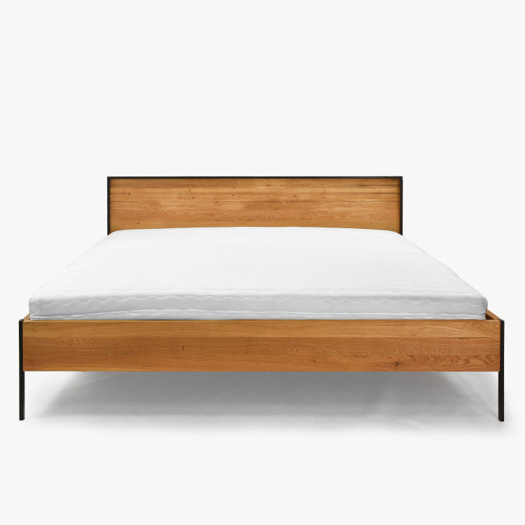 Dubová manželská postel , kovové nohy 180 x 200