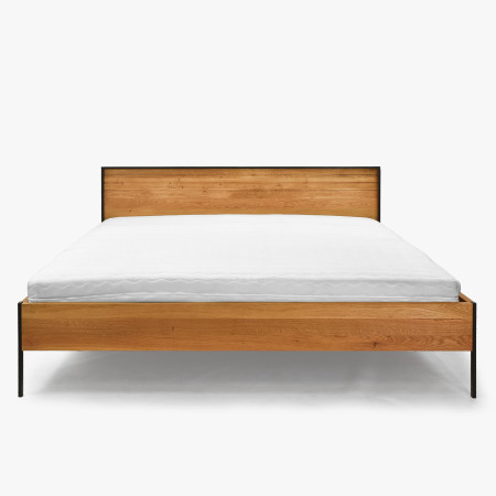 Dubová manželská postel , kovové nohy 180 x 200