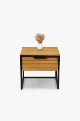Dubový noční stolek z kovovýma nohama 2