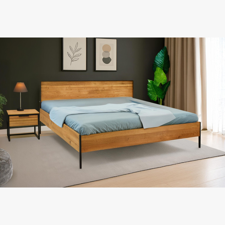 Dubový noční stolek z kovovýma nohama