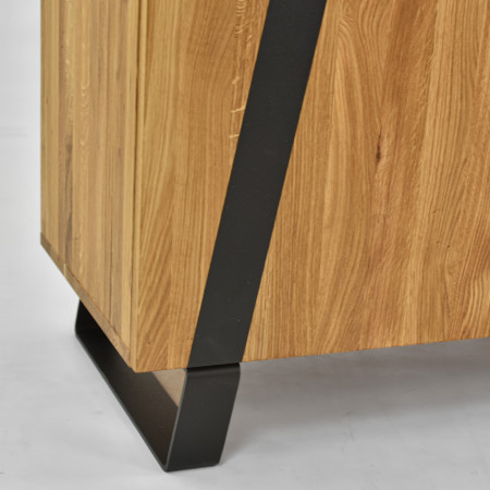 Komoda do ložnice s dvířky a šuplíky dub