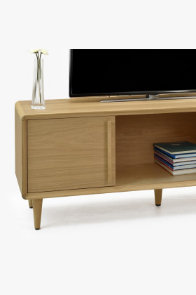 Tv komoda v barvě dub bílý na nožičkách 2