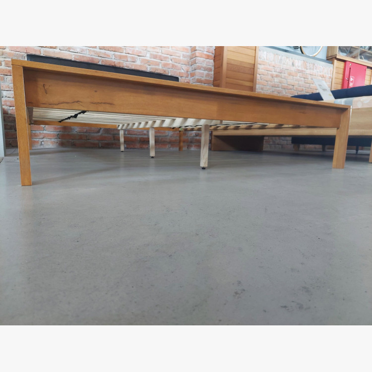 Manželská postel 160 × 200 cm