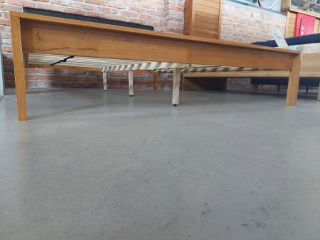 Manželská postel 160 × 200 cm