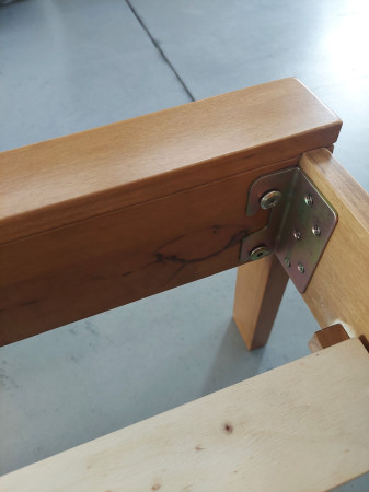 Manželská postel 160 × 200 cm