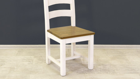 Dřevěná židle v provence stylu, France