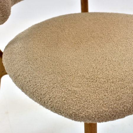 Prémiova dubová židle s béžovým čalouněním