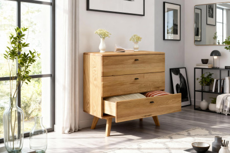 Dubová komoda se šuplíky na nohou