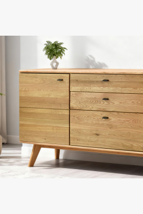 Dubová komoda s dvířky a šuplíky 2