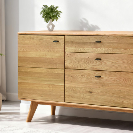 Dubová komoda s dvířky a šuplíky