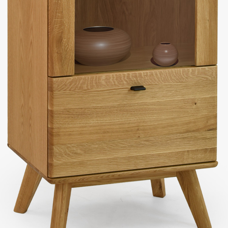 Jednodveřová masivní vitrina na nohou