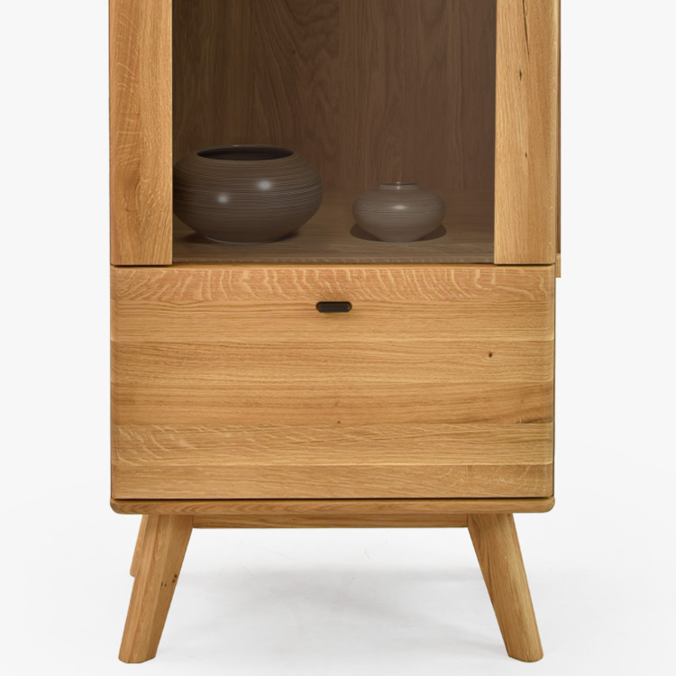 Jednodveřová masivní vitrina na nohou