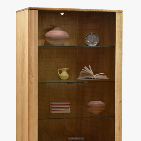 Dvoudveřová masivní vitrína na nohou