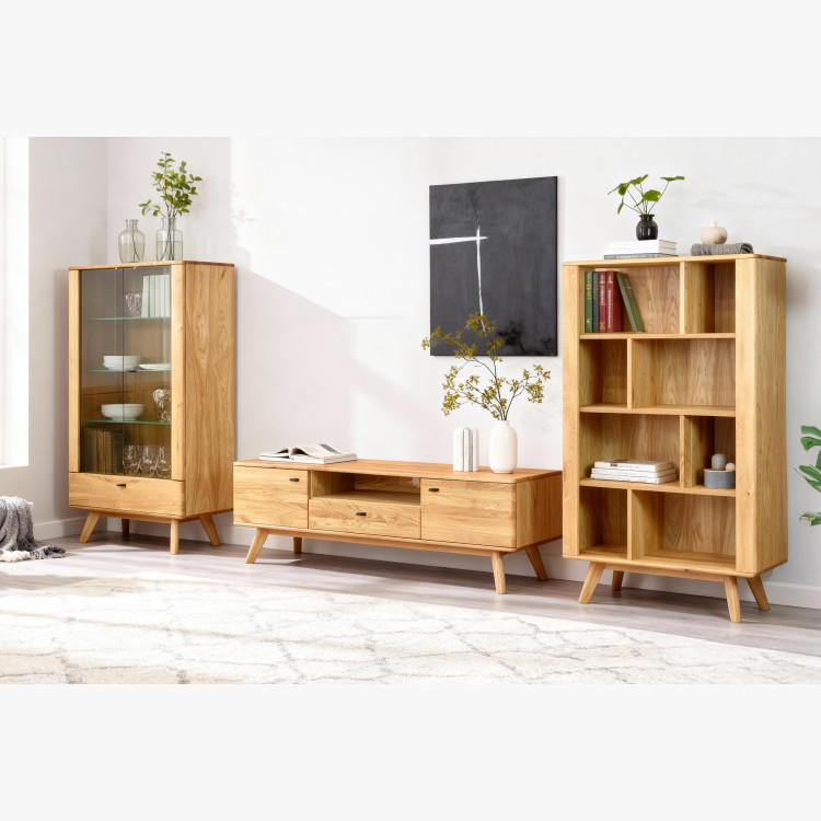 Dubový regál na nohou