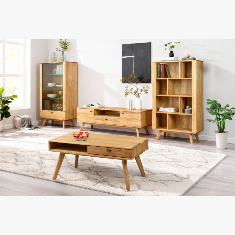 Dubový regál na nohou