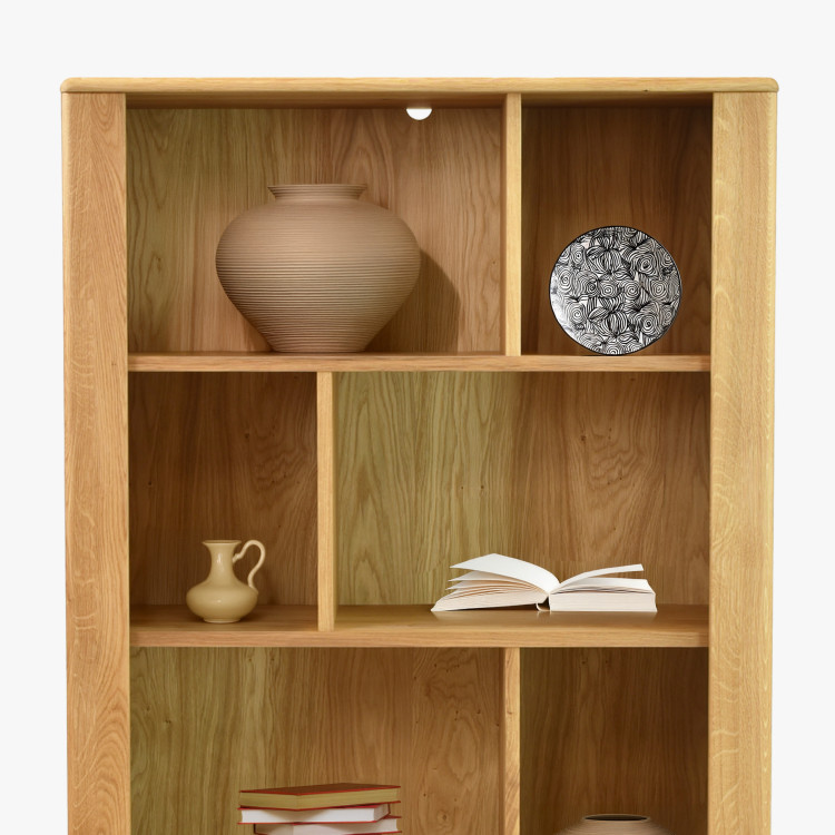 Dubový regál na nohou