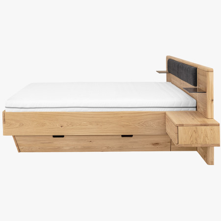 Dubová postel s nočními stolky a úložným prostorem