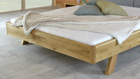 Postel z masivu - látkové čelo šedé Marina 160 x 200 cm