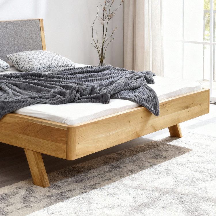 Postel z masivu - látkové čelo šedé Marina 160 x 200 cm