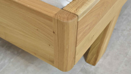 Postel z masivu - látkové čelo šedé Marina 180 x 200 cm