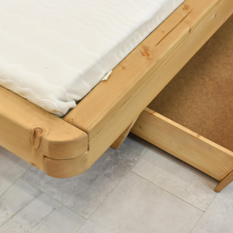 Poctivá postel z masivu smrk 180 cm