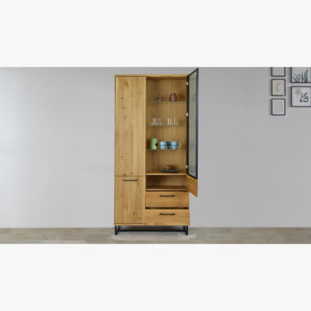 Vitrine mit schwarzen Metallbeinen, Lagos 10