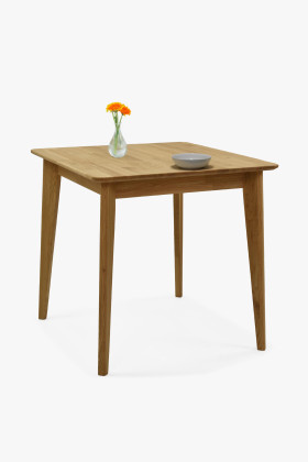 Člärförmiger Holztisch 75 x 75 cm 2