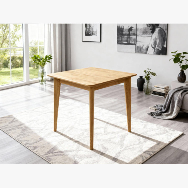 Člärförmiger Holztisch 75 x 75 cm